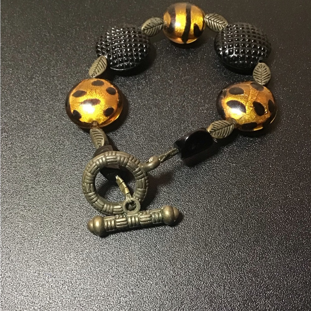 Striking gold and black bracelet, MUST HAVE, 8 inches